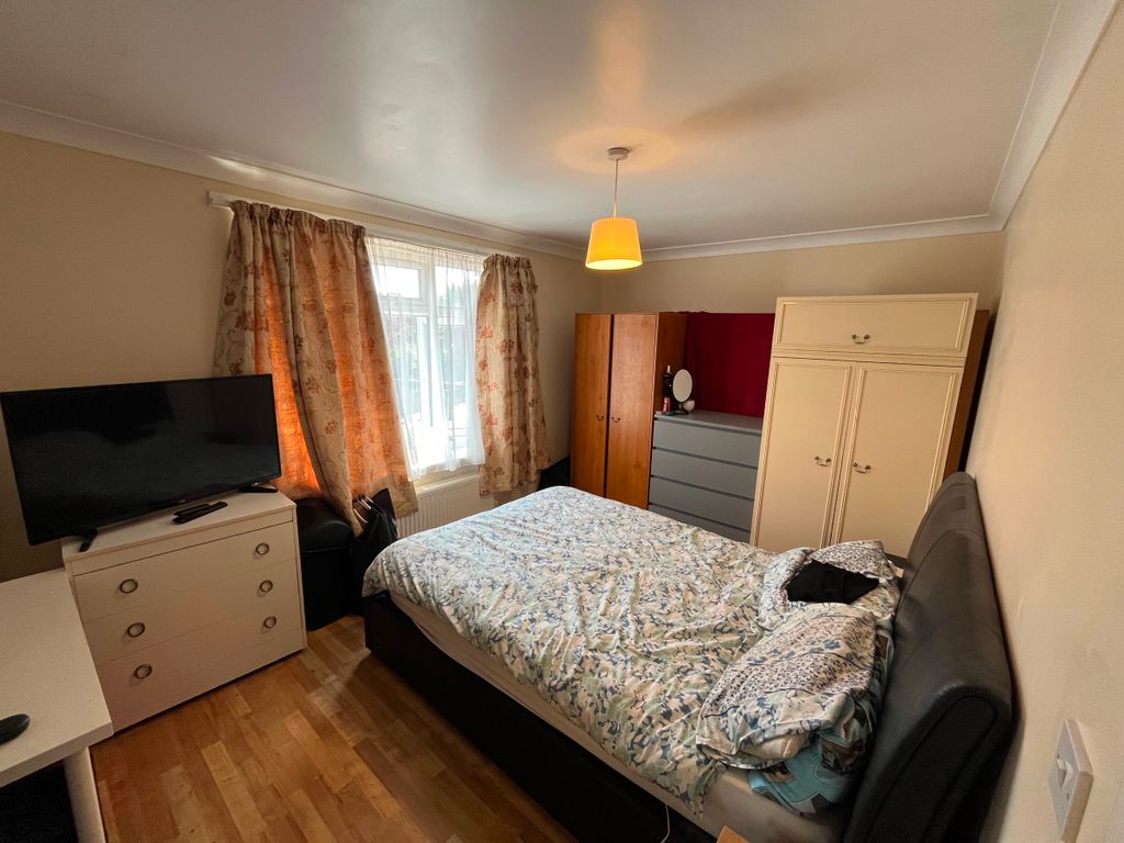 Property photo 1 of 2