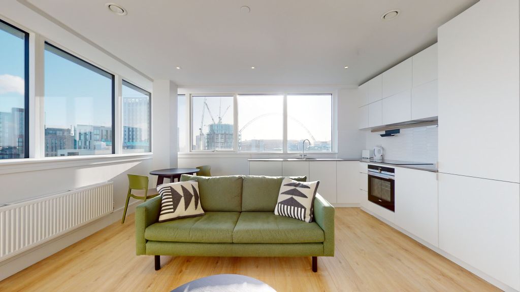 Property photo 1 of 18 Living Room