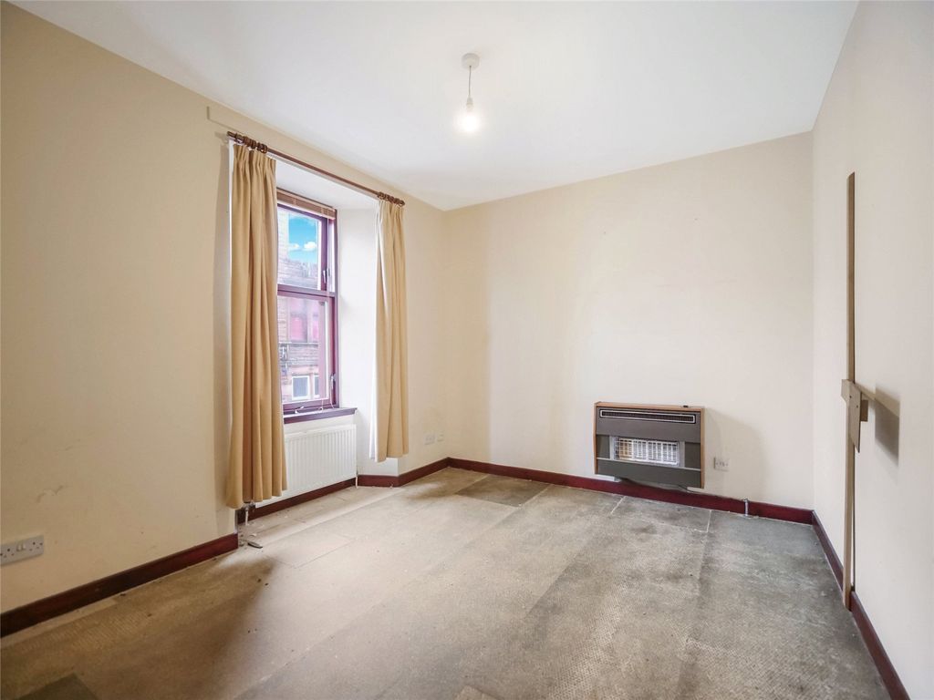 Property photo 2 of 11 Lounge