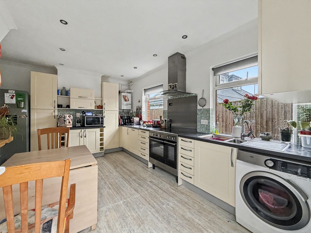 Property photo 3 of 15 Img3868