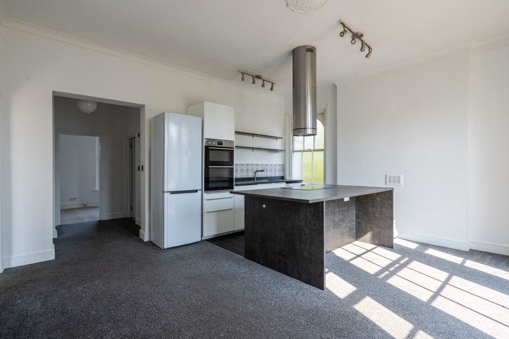 Property photo 2 of 16 2546454