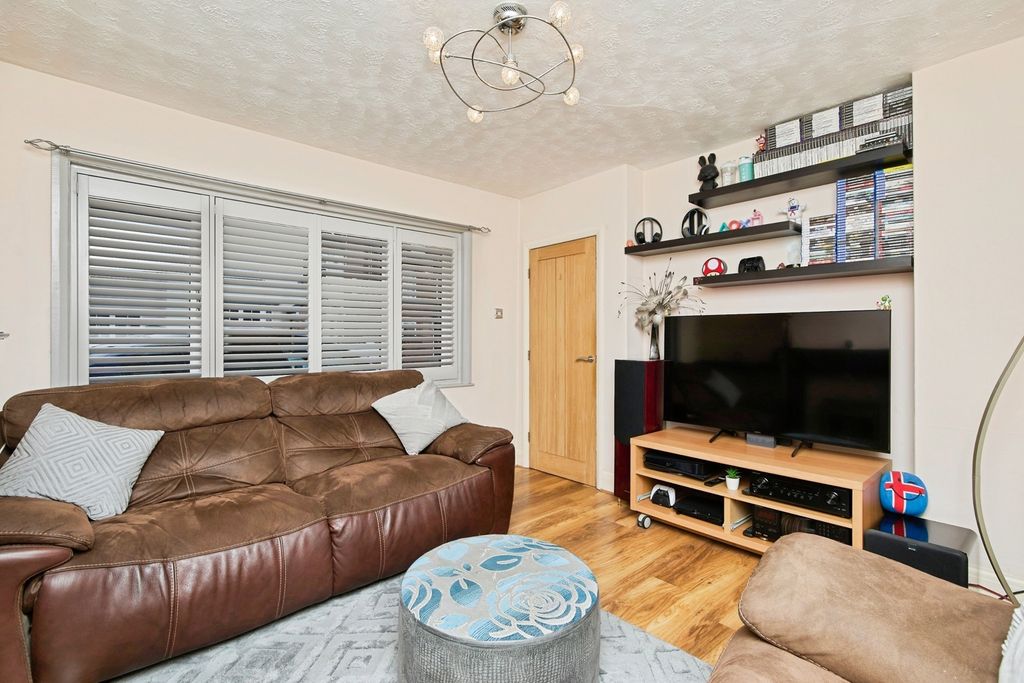 Property photo 2 of 22 Pbox-Img.Jpg