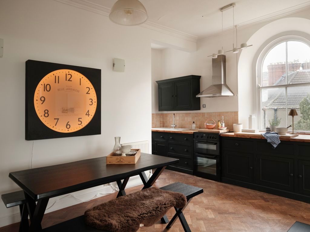 Property photo 2 of 20 Kitchen