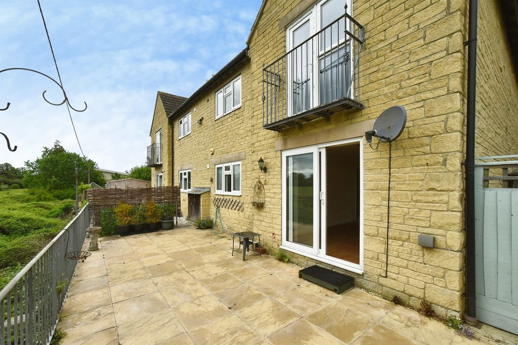 Property photo 3 of 17