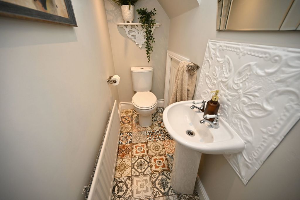 Property photo 3 of 27