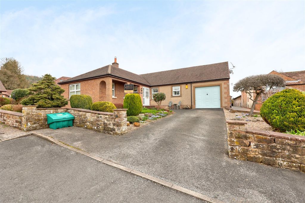 Property photo 1 of 26 11 Cold Springs Park