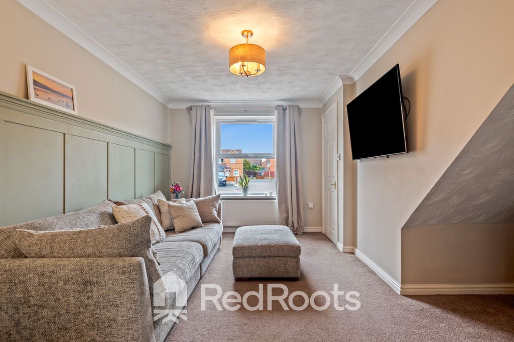 Property photo 2 of 20 4113702