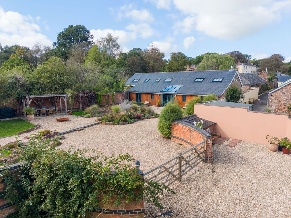 Property photo 1 of 44