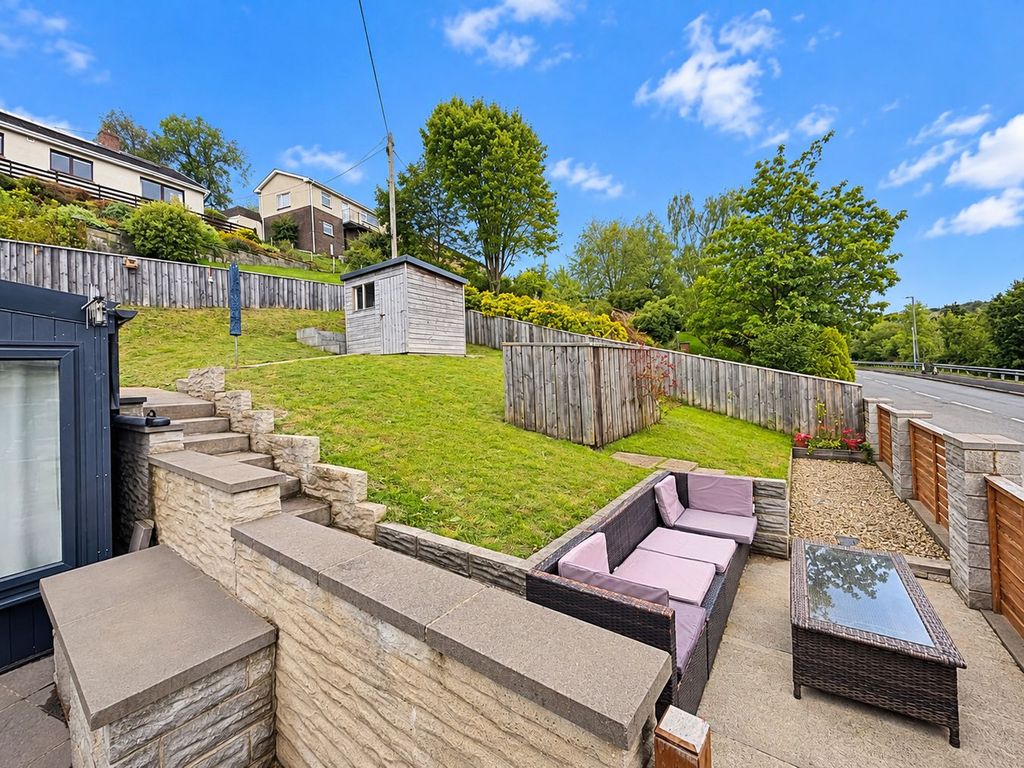 Property photo 2 of 26