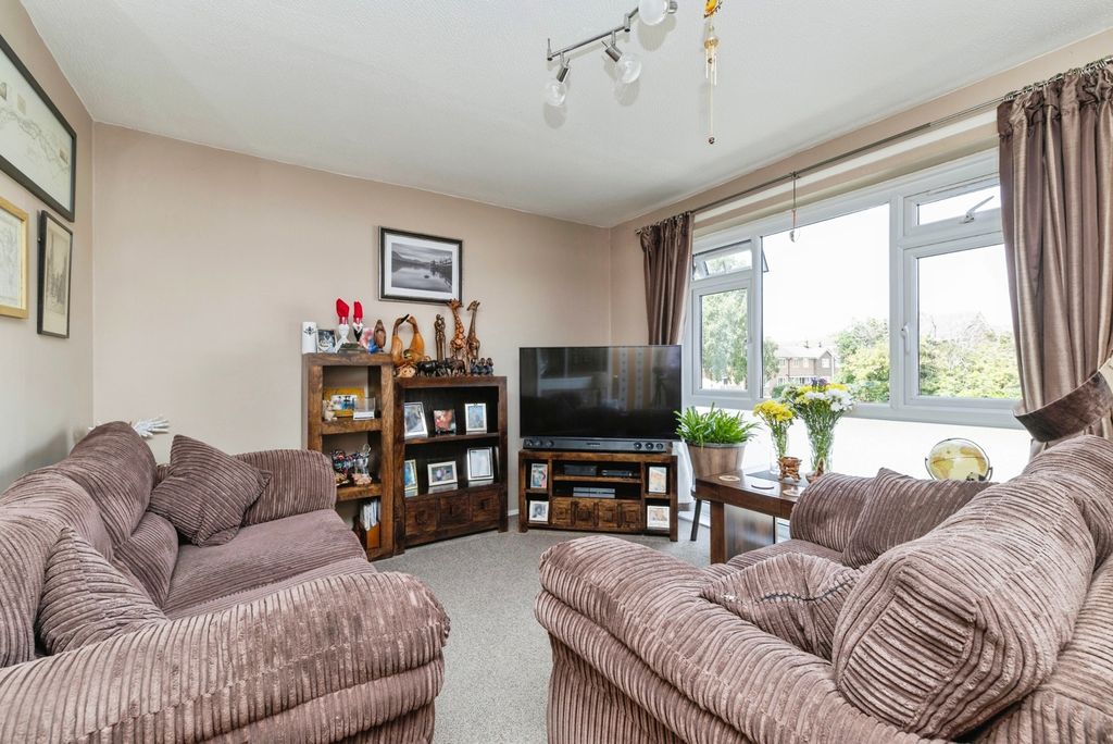 Property photo 3 of 14 Pbox-Img.Jpg
