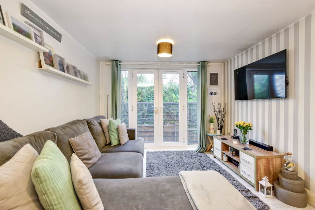 Property photo 3 of 19