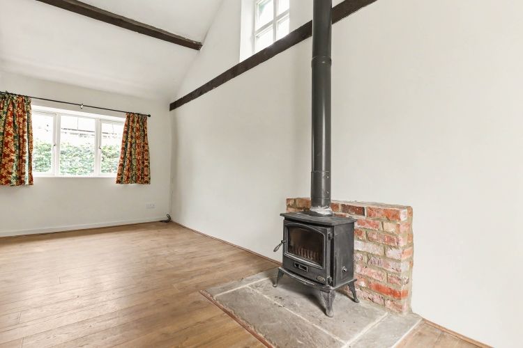Property photo 2 of 9 329989