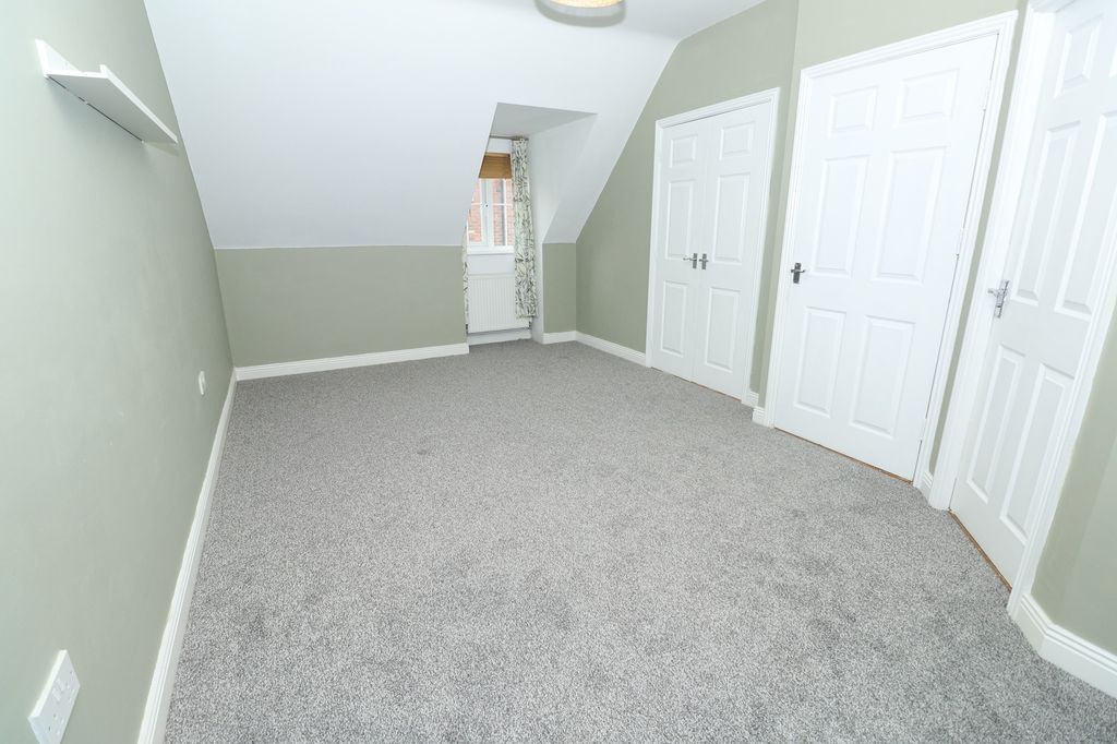 Property photo 3 of 16 Bedroom 1