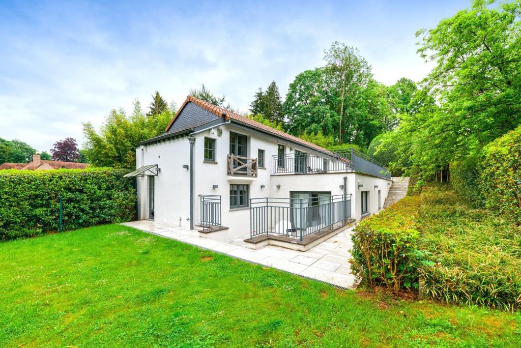 Property photo 1 of 27