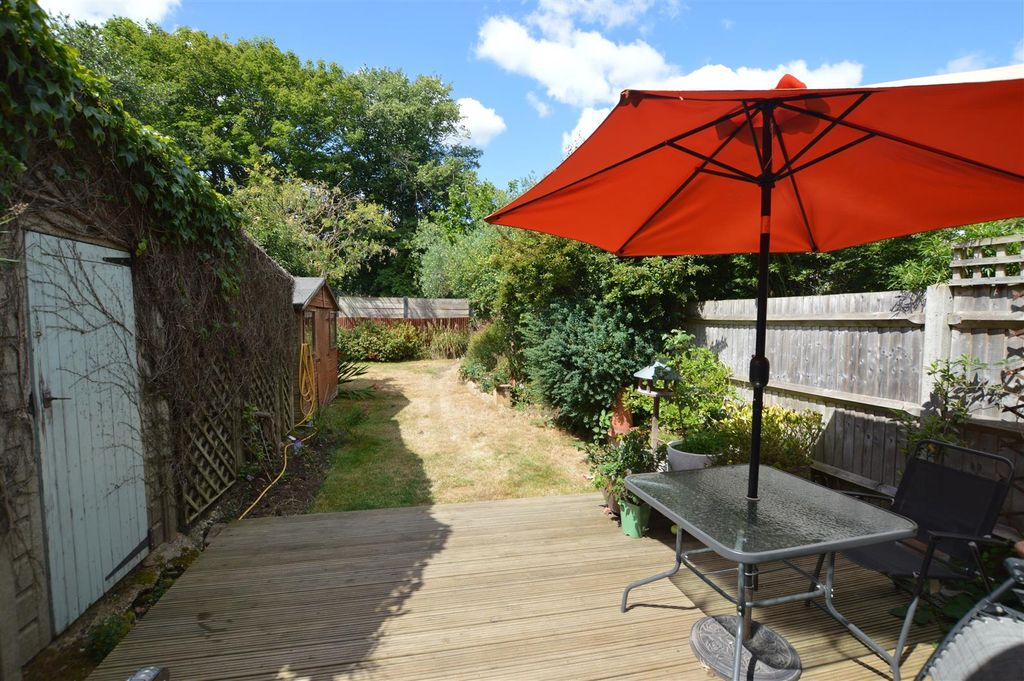 Property photo 3 of 18 62 Ryecroft Avenue Gdn.Jpg