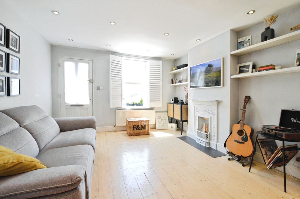 Property photo 2 of 14