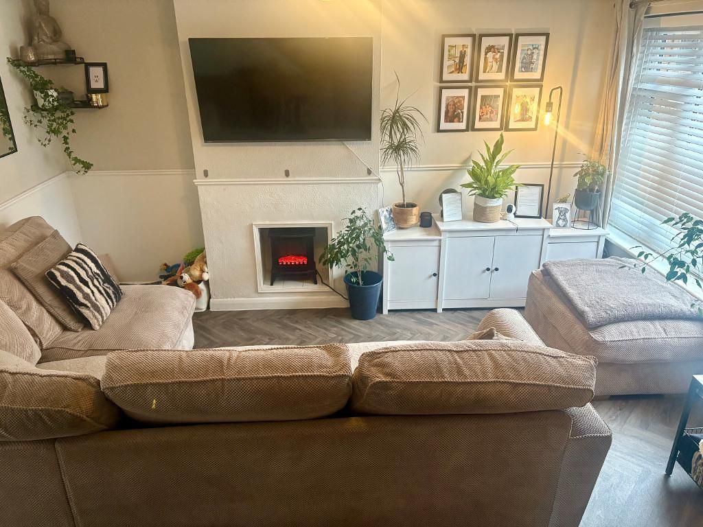 Property photo 2 of 7 Photo 2