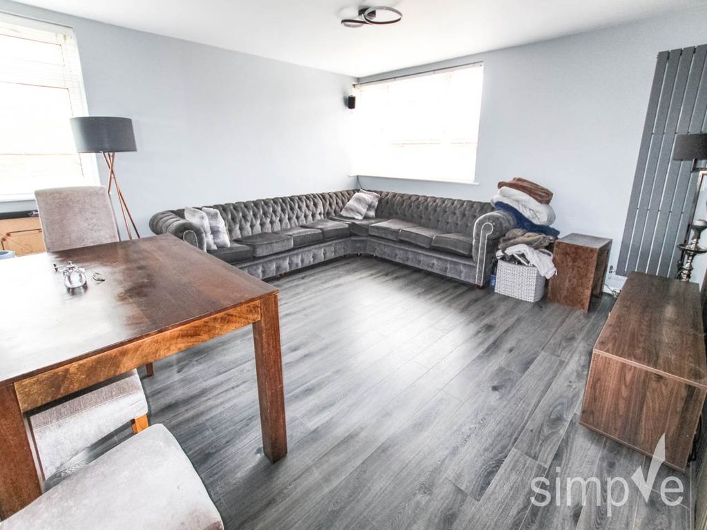 Property photo 3 of 12 Img_8367