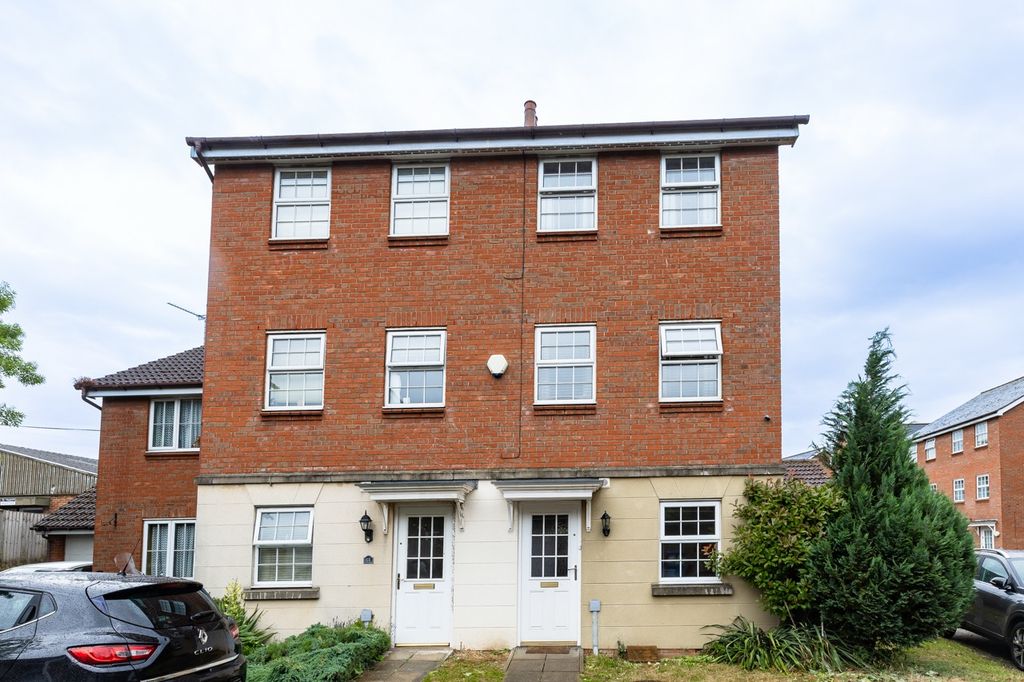 Property photo 1 of 24