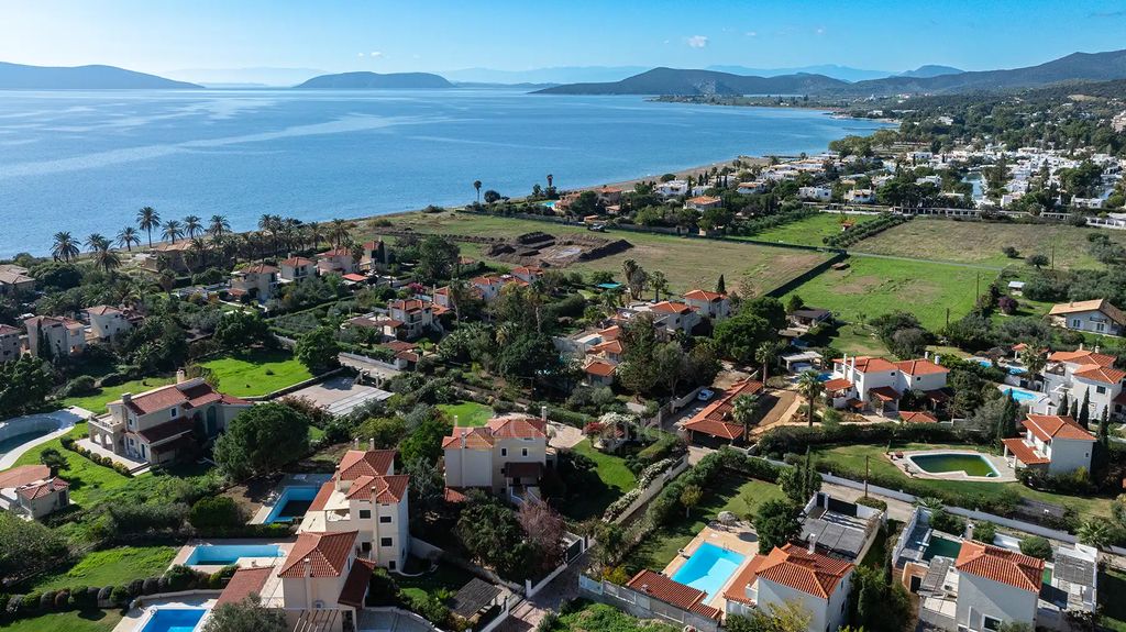 Property photo 3 of 42