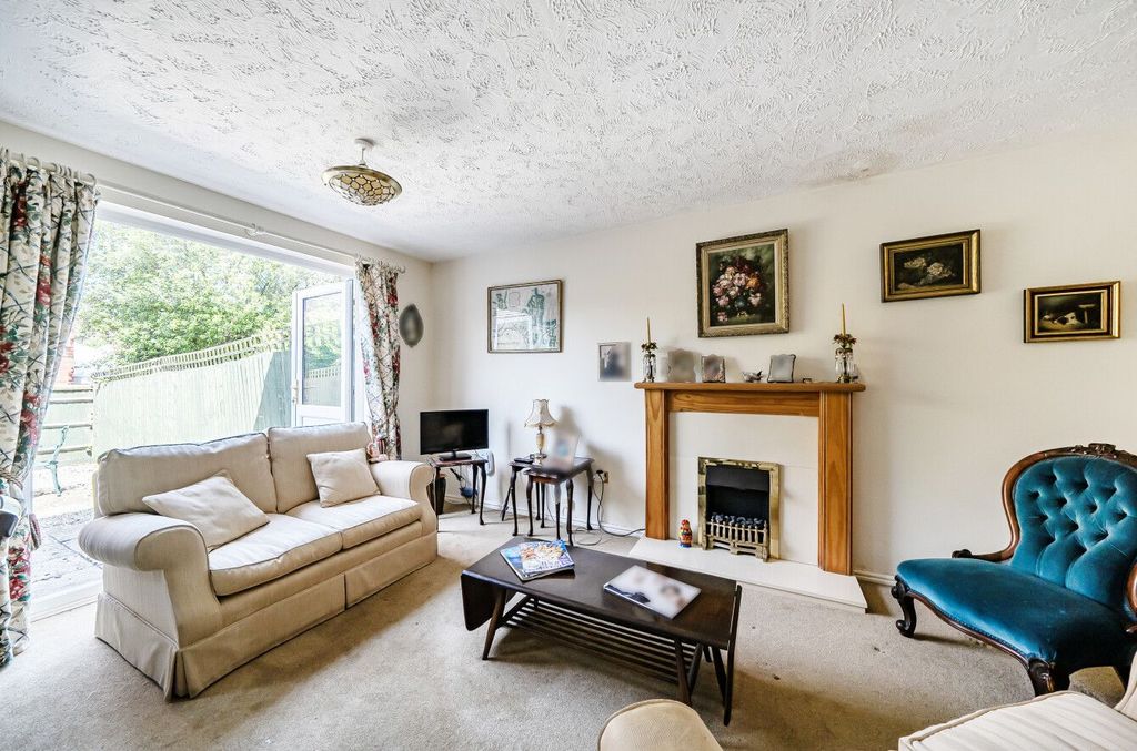 Property photo 2 of 13