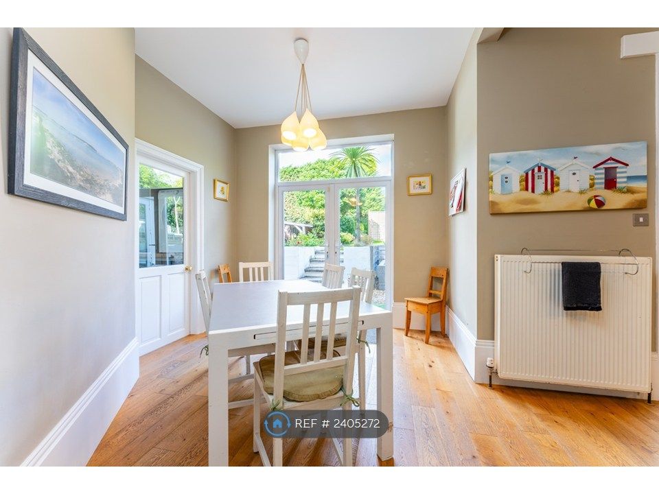 Property photo 3 of 26
