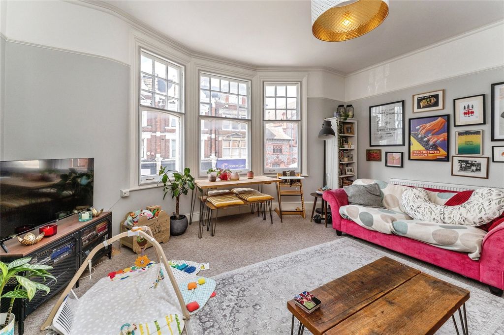 Property photo 1 of 11 Reception Room