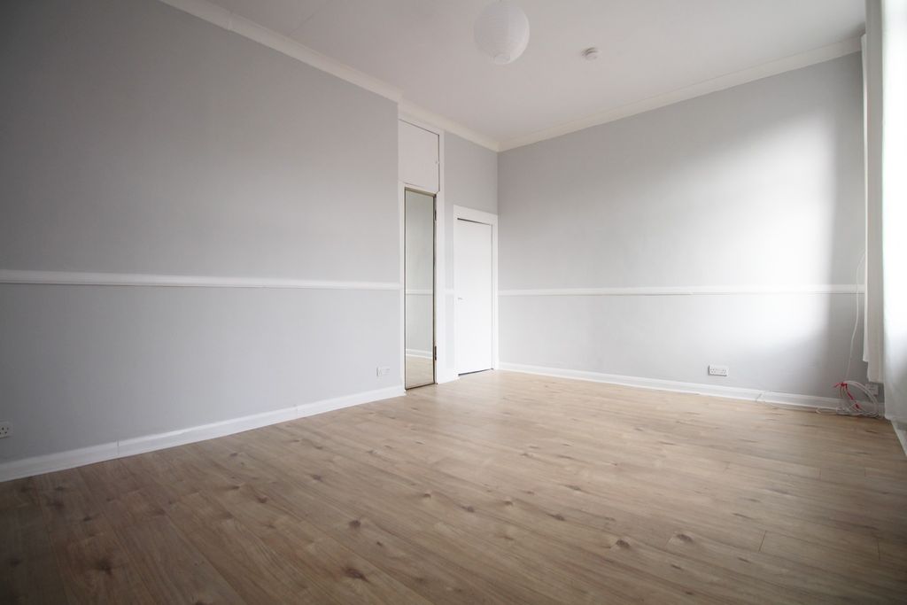 Property photo 3 of 9 Photo 3