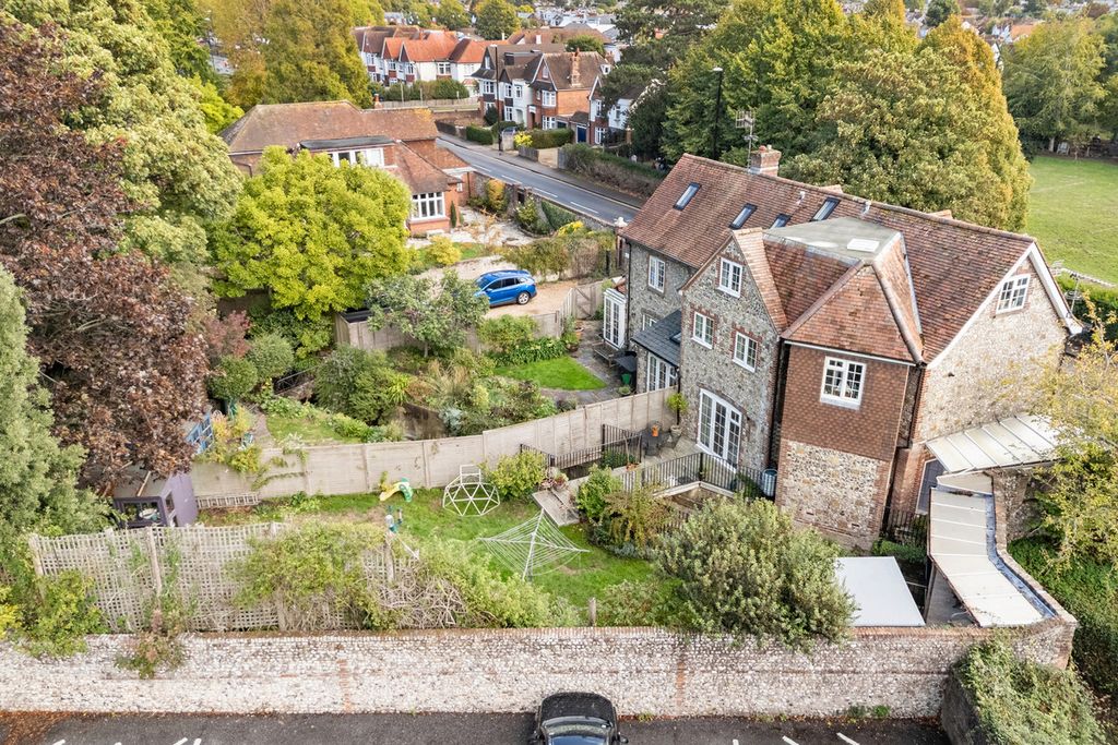 Property photo 1 of 31