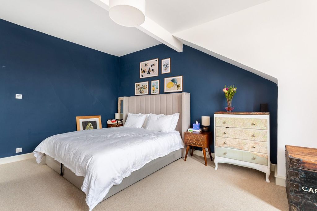 Property photo 2 of 18 Cromwell Road-13.Jpg