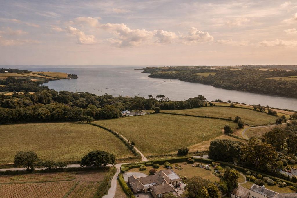 Property photo 1 of 33