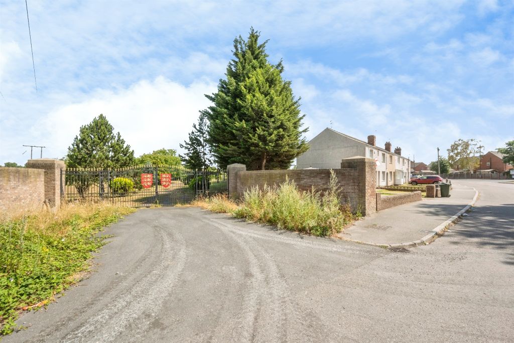 Property photo 3 of 18