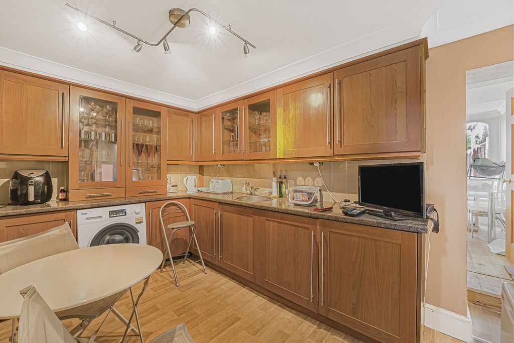Property photo 3 of 26