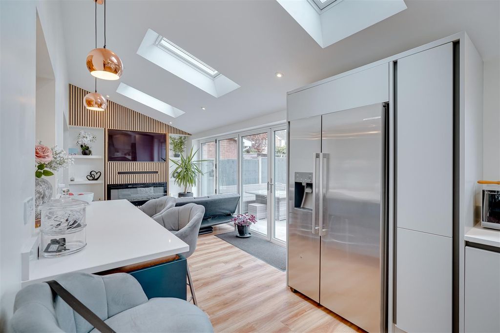 Property photo 2 of 38 40 Church Mdw, Barton Mills,--10.Jpg