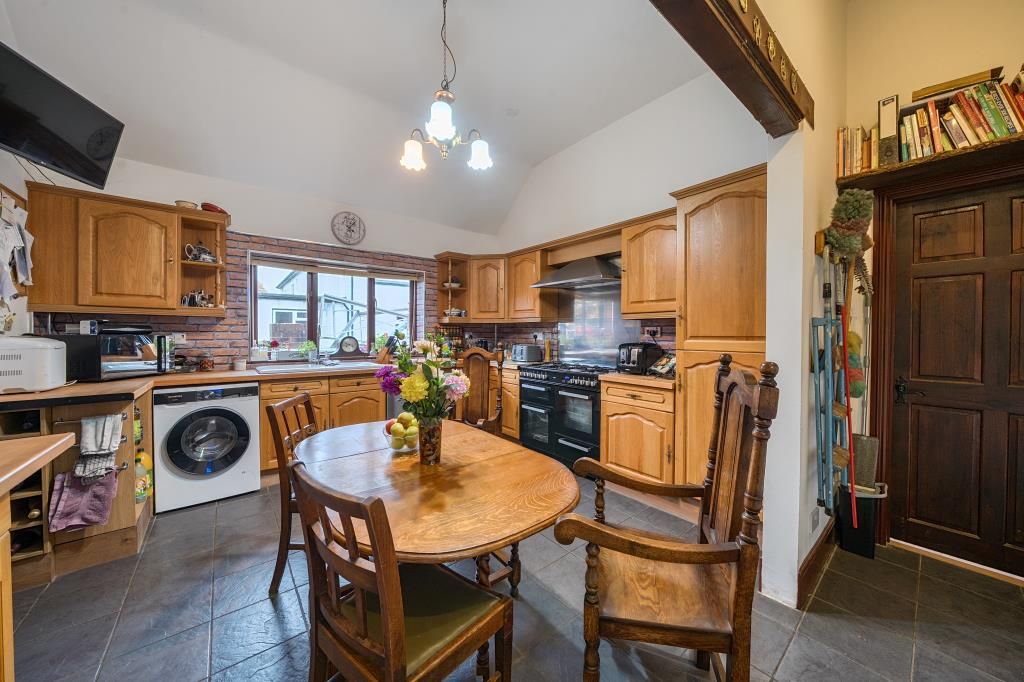 Property photo 2 of 22 Kitchen/Dining Area