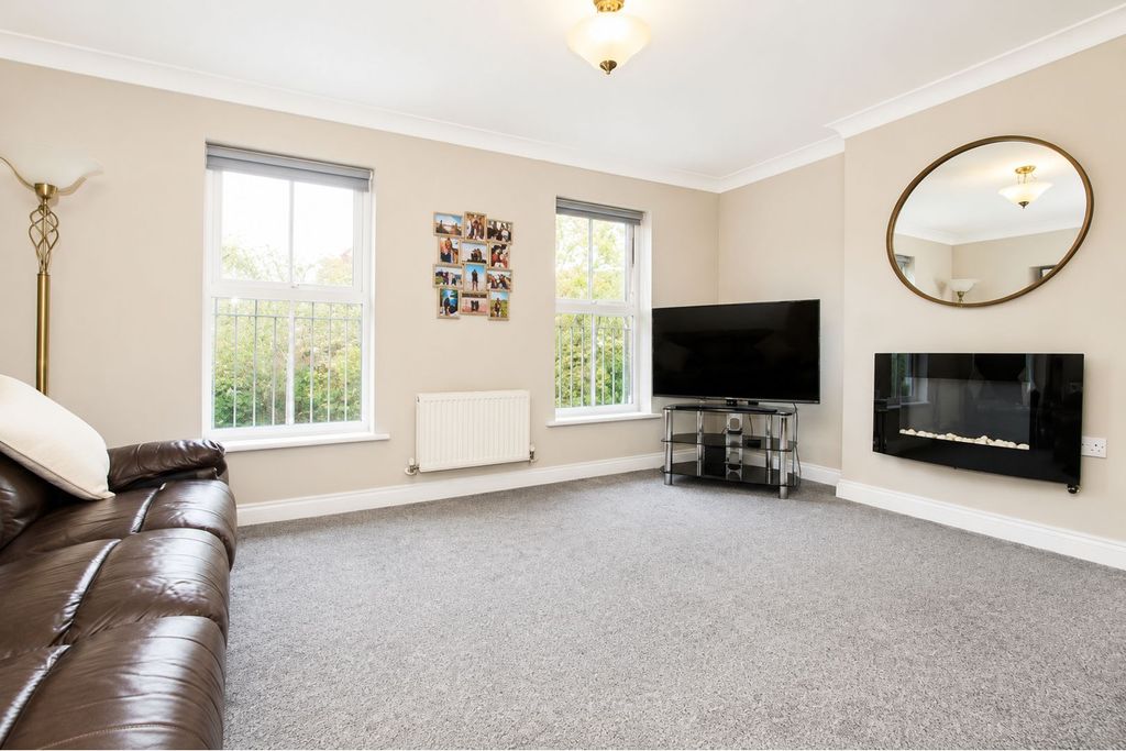 Property photo 3 of 14 Living Room