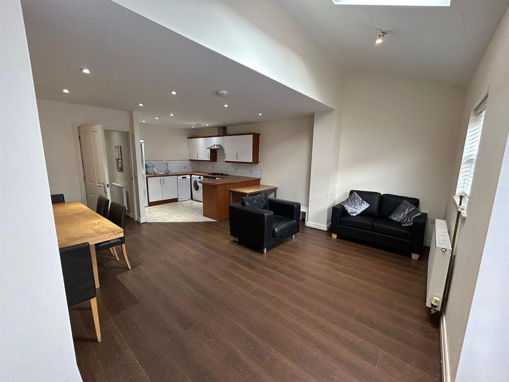 Property photo 2 of 18 B95443E5-6Ac6-47c9-A1Fb-E7Be3721Cac5.Jpeg