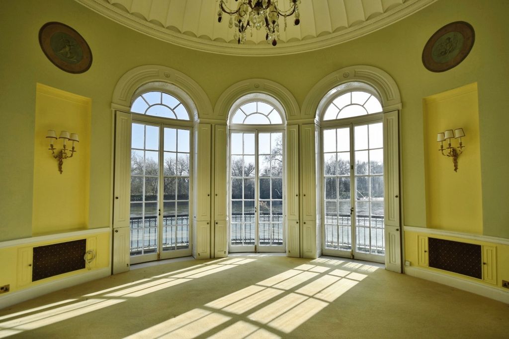 Property photo 3 of 23