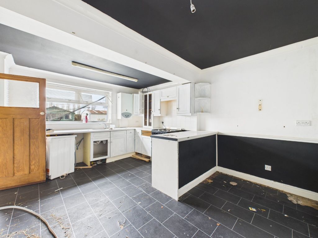 Property photo 3 of 10 4699937