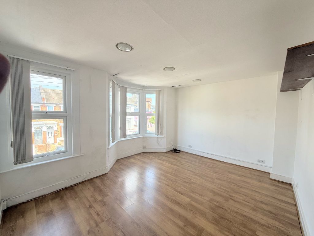 Property photo 2 of 6 295502
