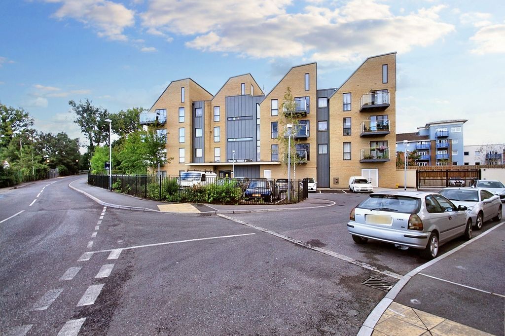 Property photo 1 of 9