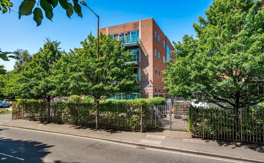 Property photo 2 of 22