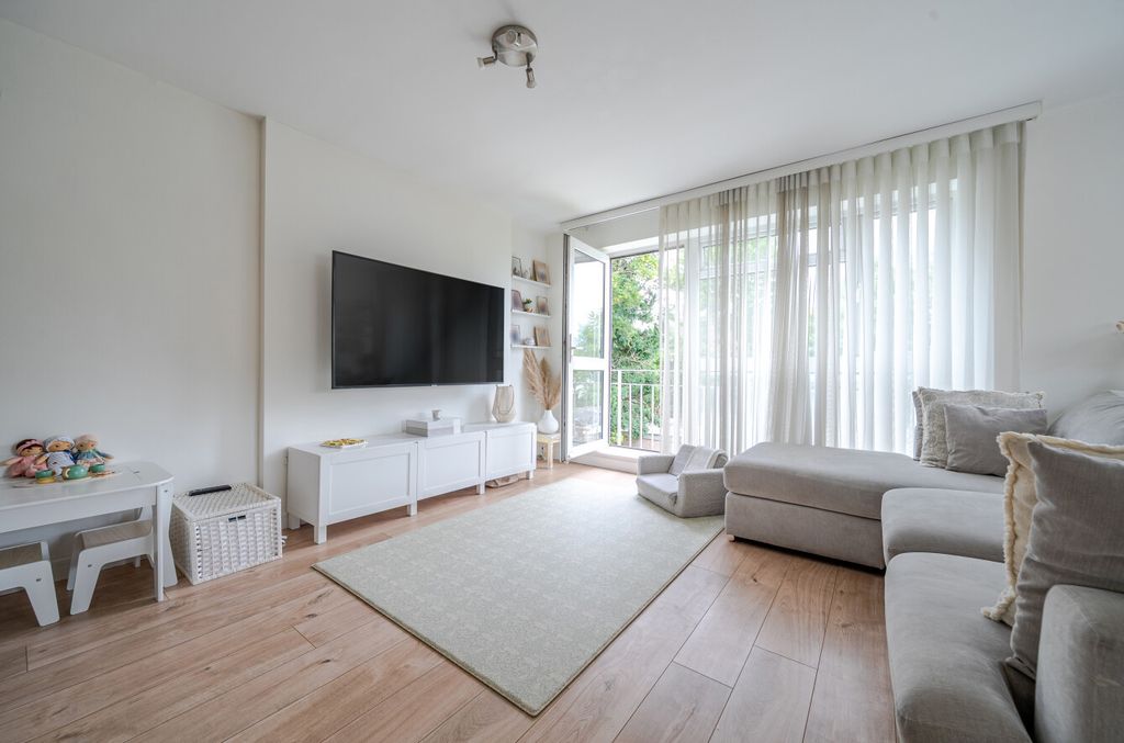 Property photo 3 of 21 1327743-8-687F6F2...