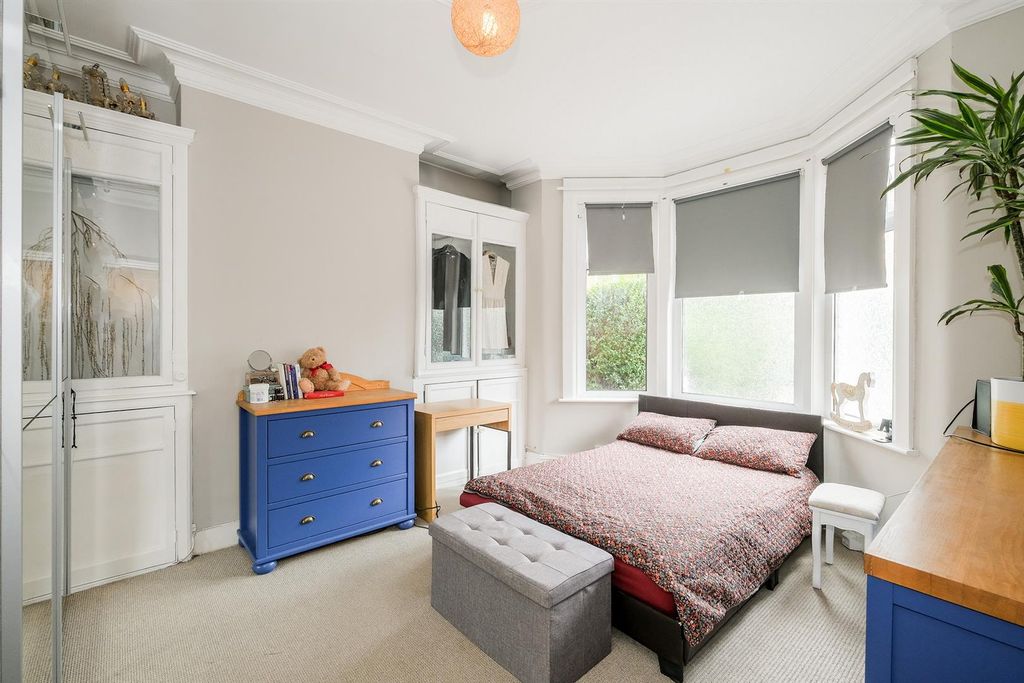 Property photo 2 of 17 5 Park Road, Aldersbrook-1_Web.Jpg