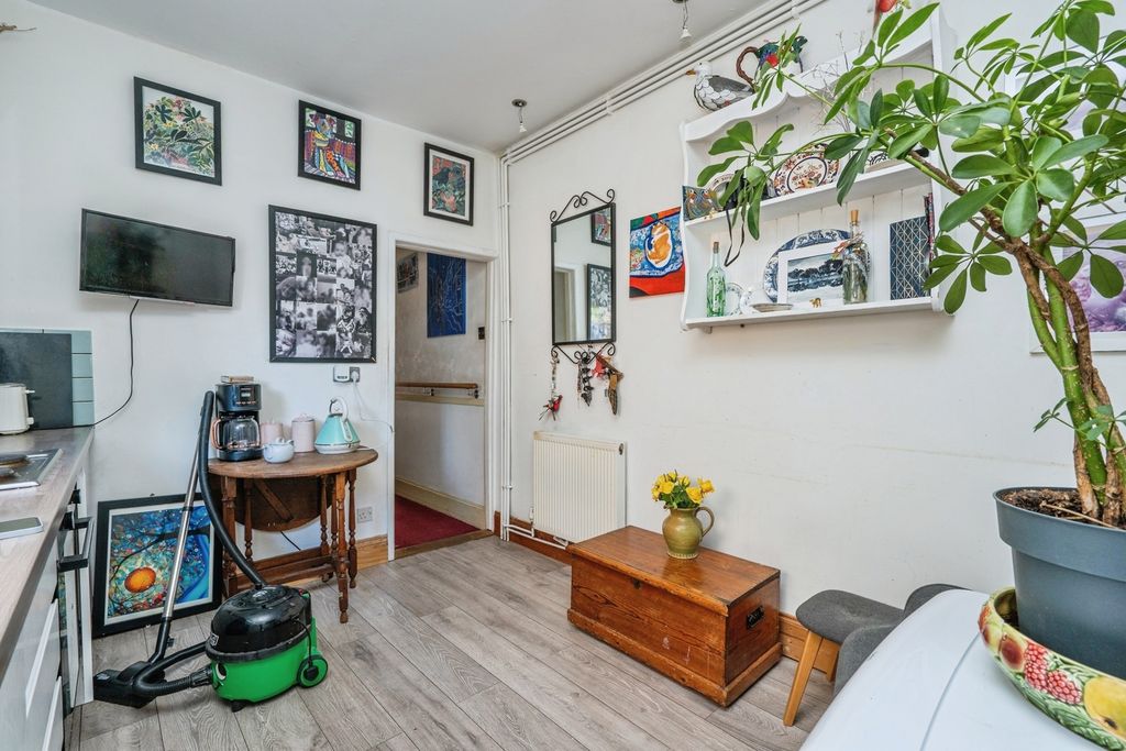 Property photo 3 of 17 Photo