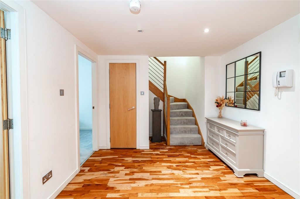 Property photo 3 of 16 Picture No. 09