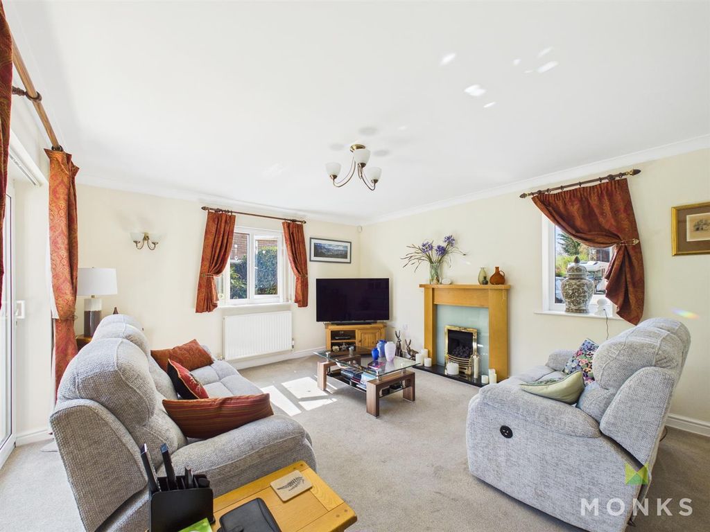 Property photo 3 of 25 Cam05160G0-Pr0076-Still009.Jpg