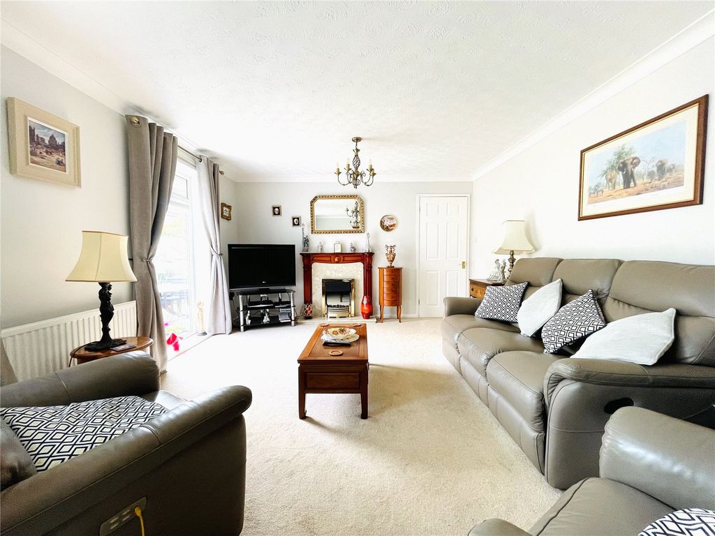 Property photo 2 of 23 Picture No. 12