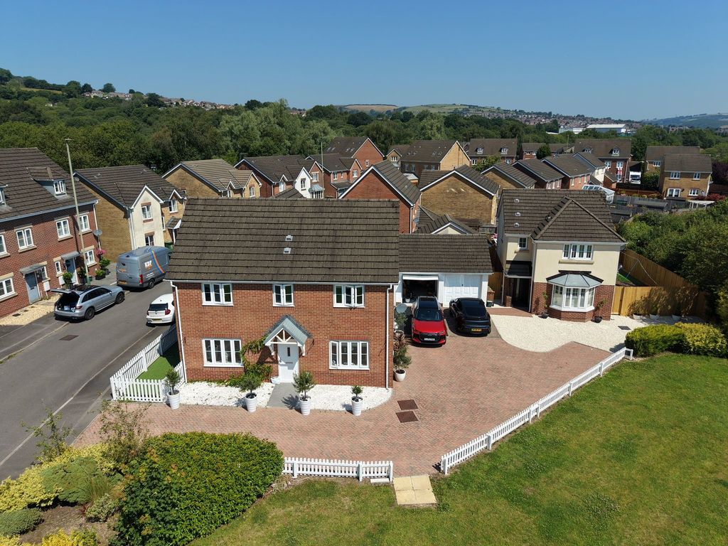 Property photo 1 of 30