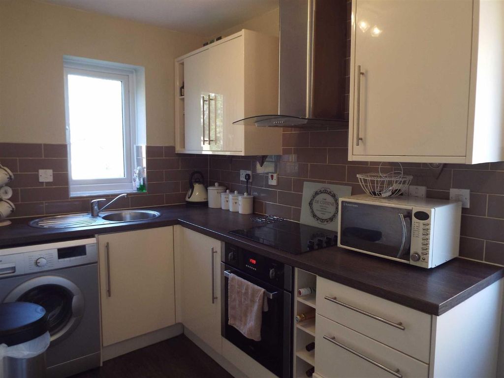 Property photo 2 of 8